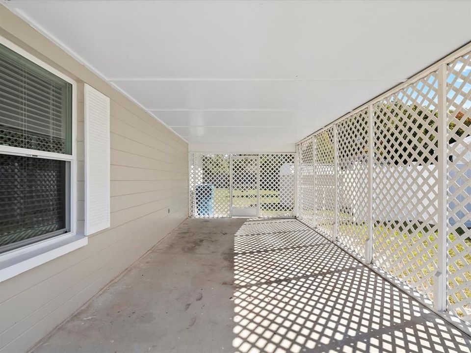 Active With Contract: $215,000 (3 beds, 1 baths, 1044 Square Feet)