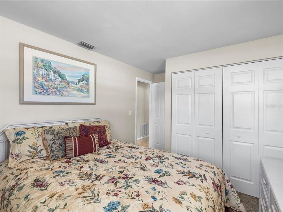 Active With Contract: $215,000 (3 beds, 1 baths, 1044 Square Feet)