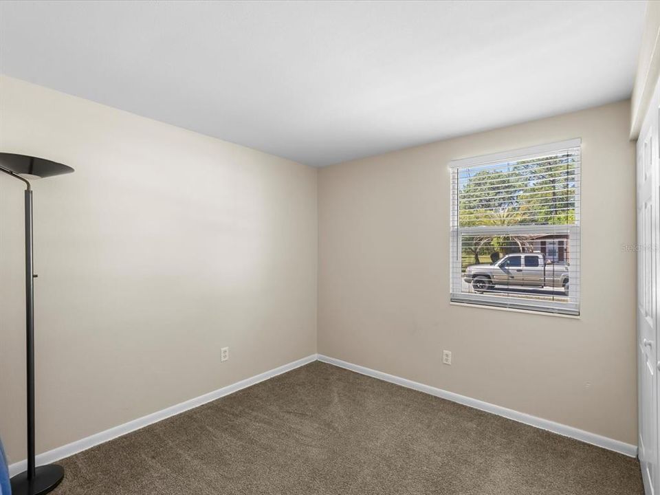 Active With Contract: $215,000 (3 beds, 1 baths, 1044 Square Feet)