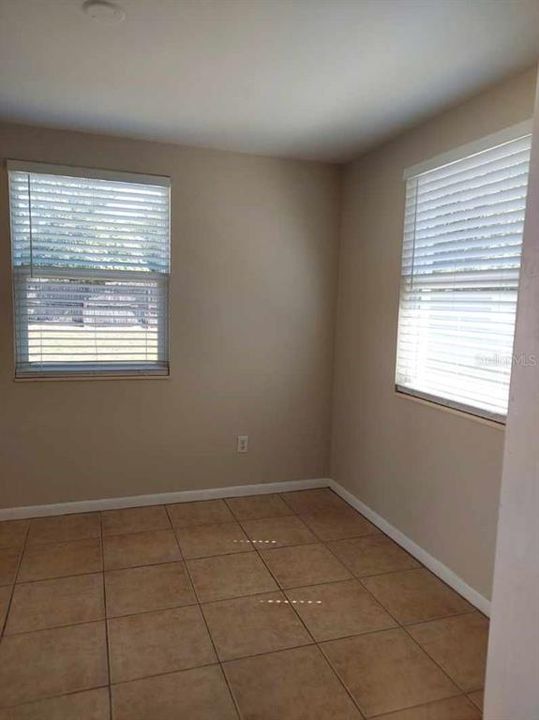 Active With Contract: $215,000 (3 beds, 1 baths, 1044 Square Feet)