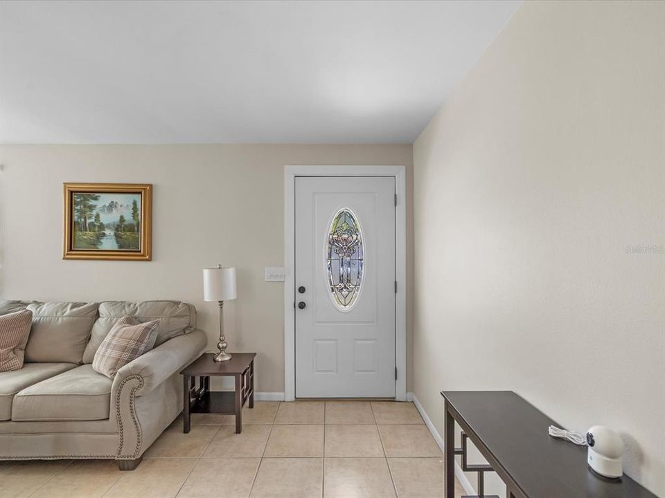 Active With Contract: $215,000 (3 beds, 1 baths, 1044 Square Feet)