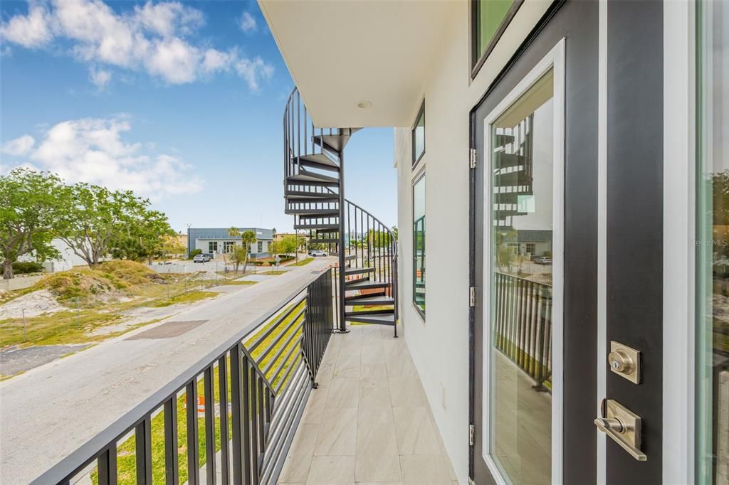 For Sale: $829,000 (4 beds, 3 baths, 1976 Square Feet)