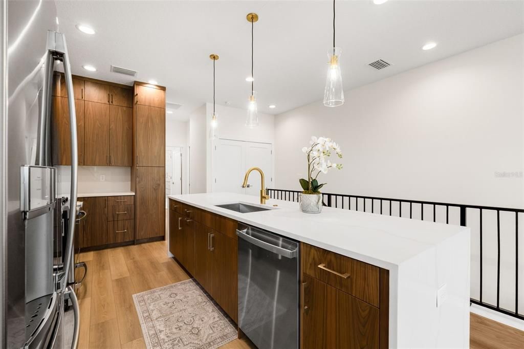 For Sale: $829,000 (4 beds, 3 baths, 1976 Square Feet)