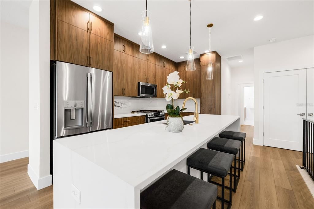 For Sale: $829,000 (4 beds, 3 baths, 1976 Square Feet)