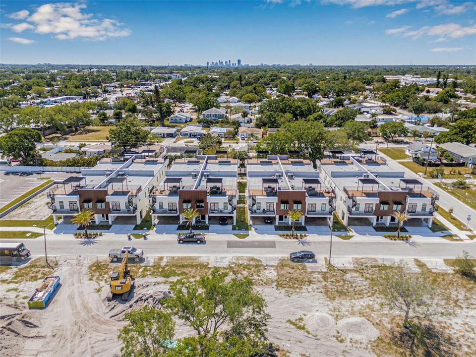 For Sale: $829,000 (4 beds, 3 baths, 1976 Square Feet)