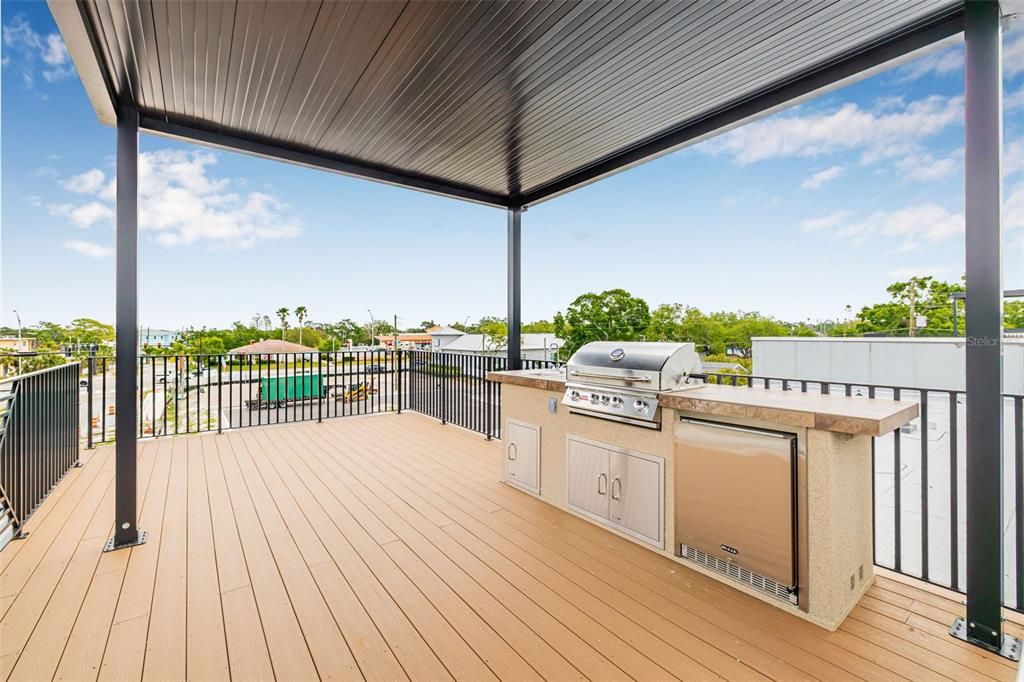 For Sale: $829,000 (4 beds, 3 baths, 1976 Square Feet)