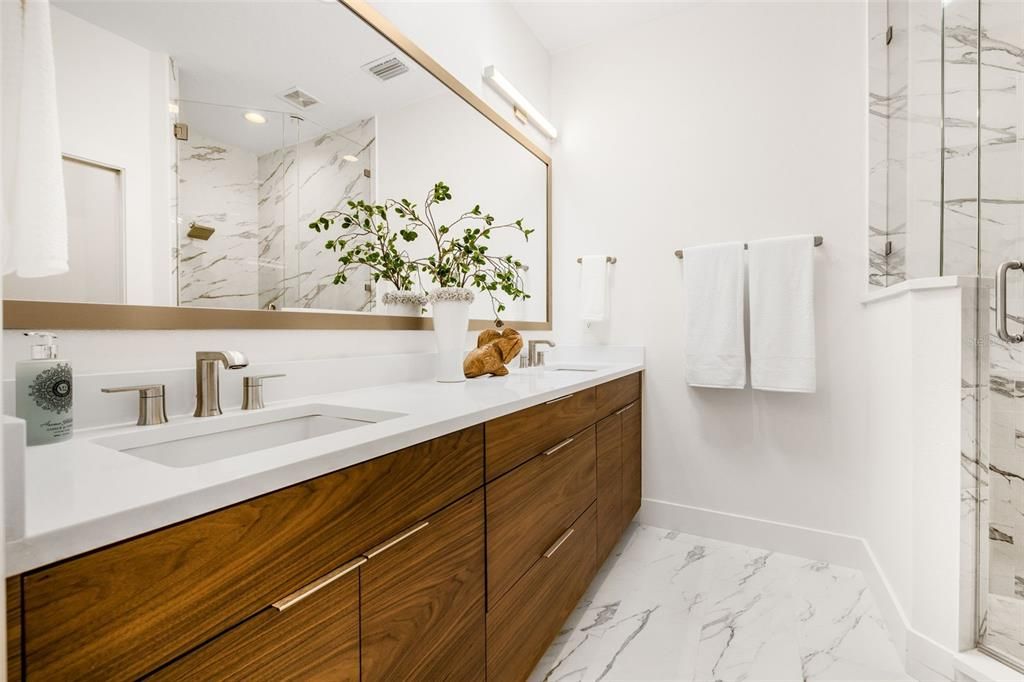 For Sale: $829,000 (4 beds, 3 baths, 1976 Square Feet)