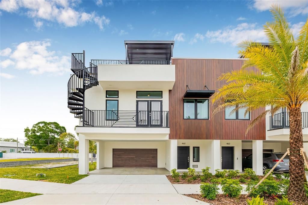 For Sale: $829,000 (4 beds, 3 baths, 1976 Square Feet)