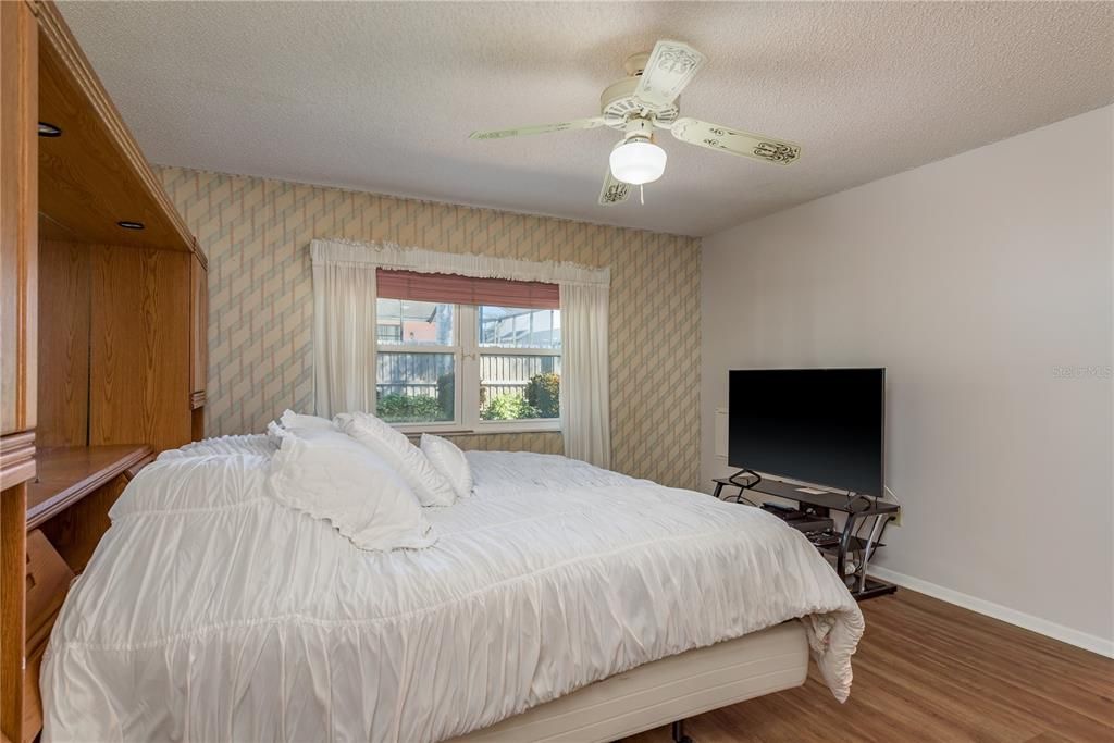 En Venta: $450,000 (3 camas, 2 baños, 1390 Pies cuadrados)