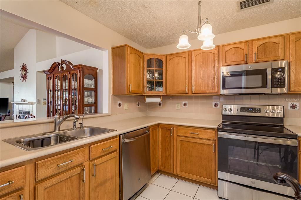 En Venta: $450,000 (3 camas, 2 baños, 1390 Pies cuadrados)