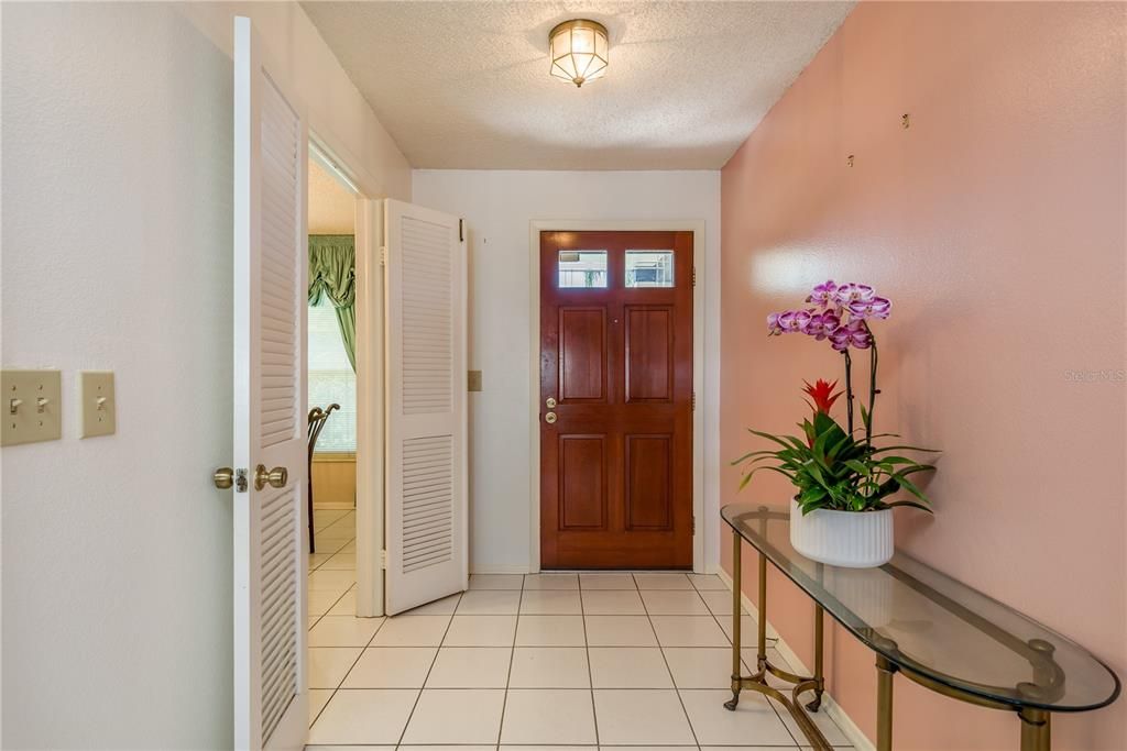 En Venta: $450,000 (3 camas, 2 baños, 1390 Pies cuadrados)