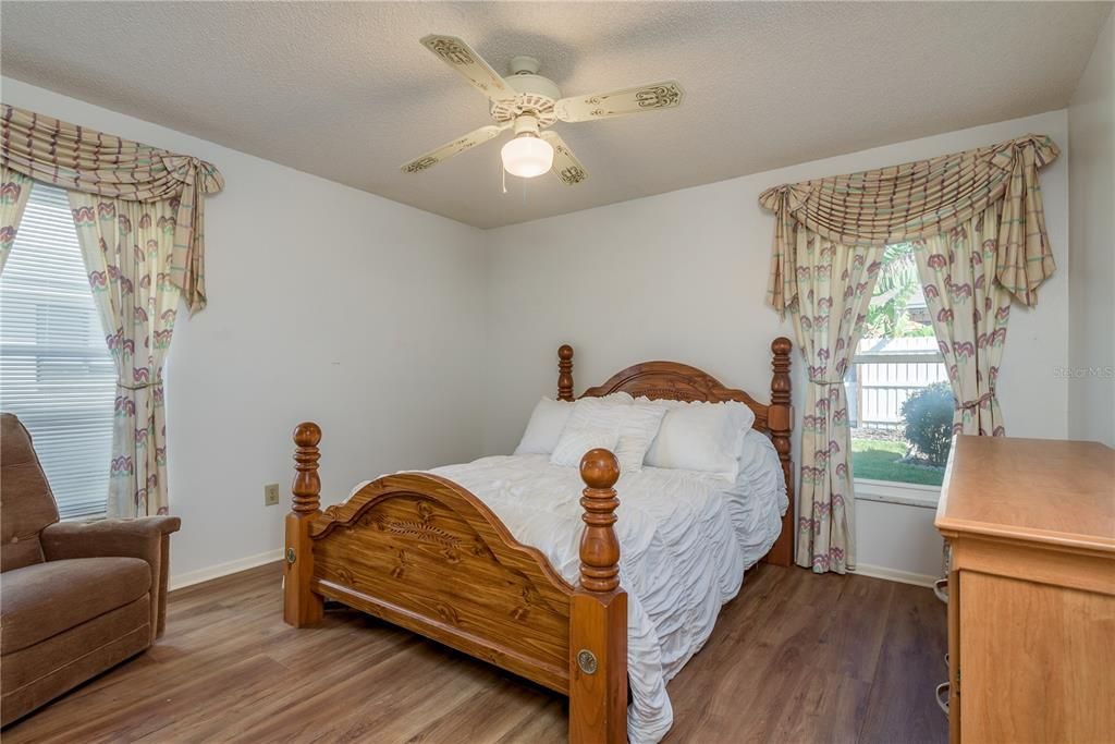 En Venta: $450,000 (3 camas, 2 baños, 1390 Pies cuadrados)