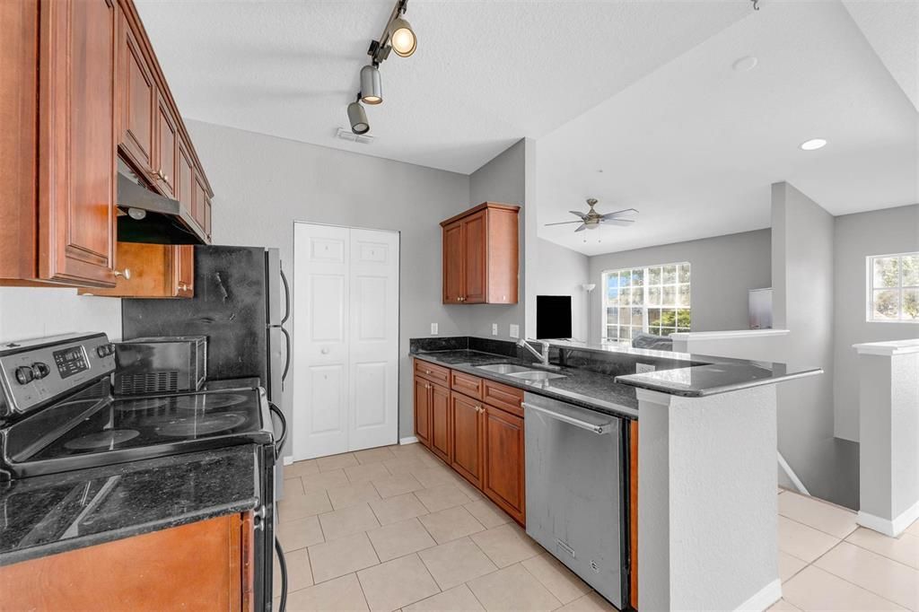 For Sale: $237,000 (3 beds, 2 baths, 1266 Square Feet)