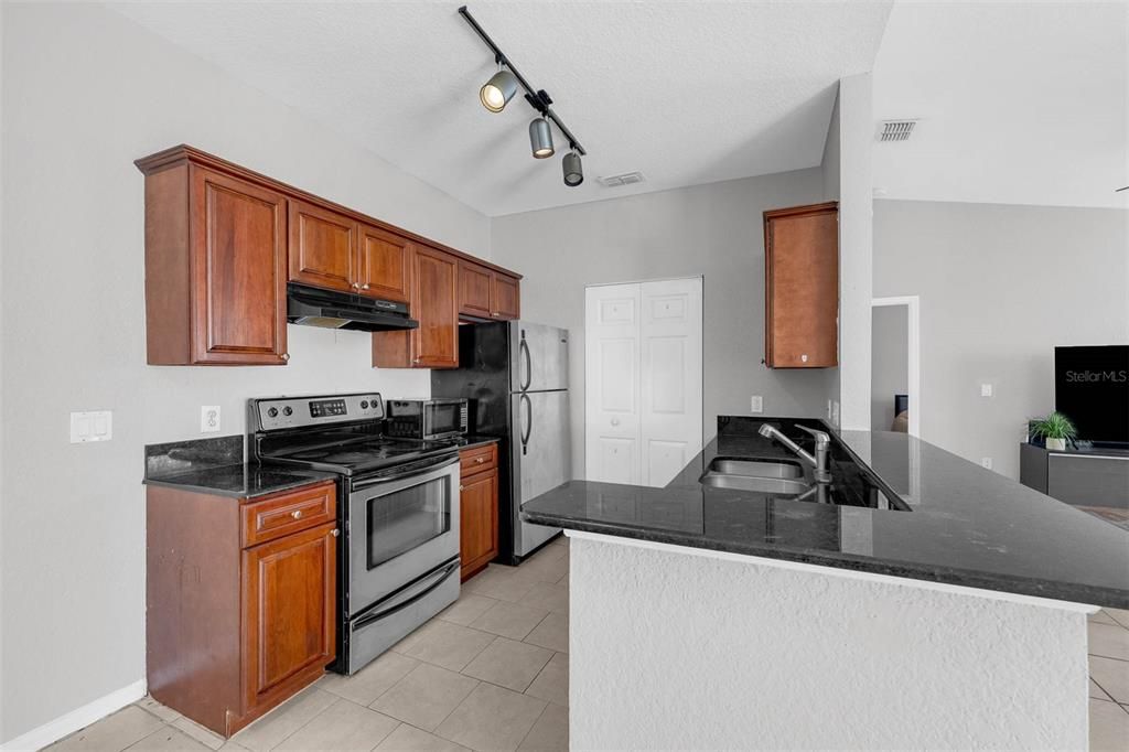 For Sale: $237,000 (3 beds, 2 baths, 1266 Square Feet)