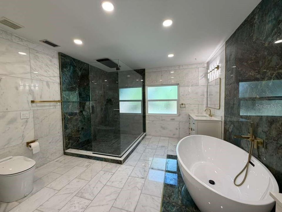 待售: $849,900 (4 贝兹, 3 浴室, 3924 平方英尺)