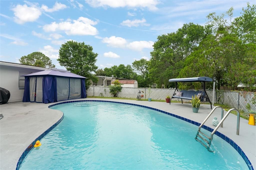 For Sale: $355,000 (4 beds, 3 baths, 1760 Square Feet)