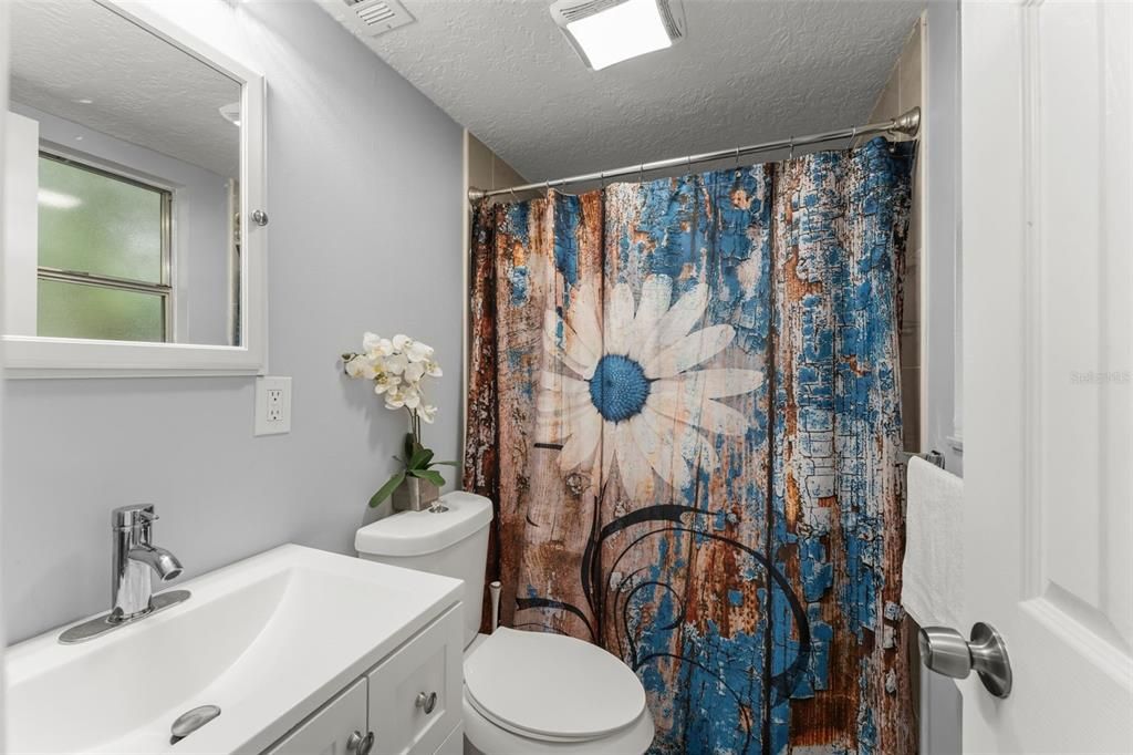 For Sale: $355,000 (4 beds, 3 baths, 1760 Square Feet)