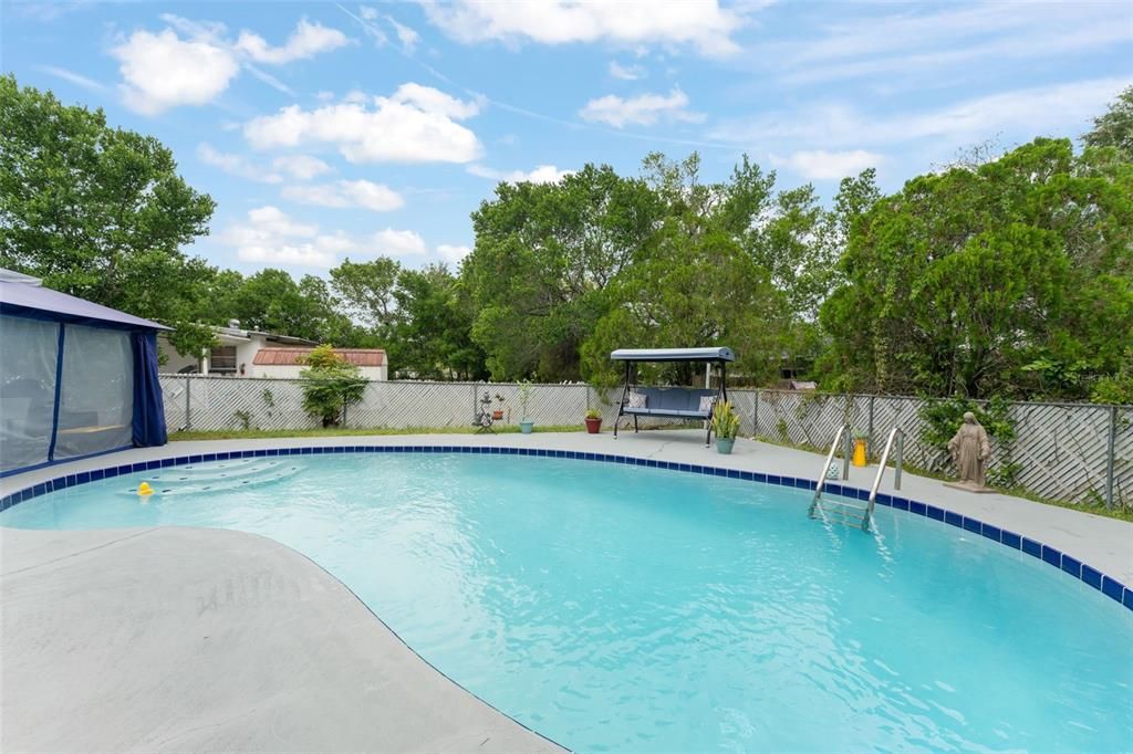 For Sale: $355,000 (4 beds, 3 baths, 1760 Square Feet)