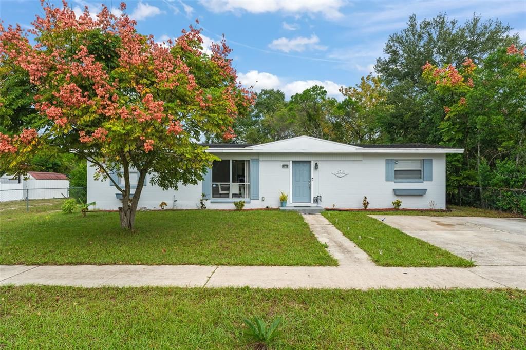 For Sale: $355,000 (4 beds, 3 baths, 1760 Square Feet)