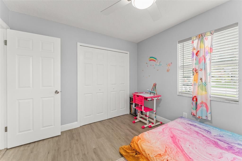 For Sale: $355,000 (4 beds, 3 baths, 1760 Square Feet)