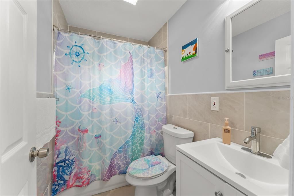 For Sale: $355,000 (4 beds, 3 baths, 1760 Square Feet)