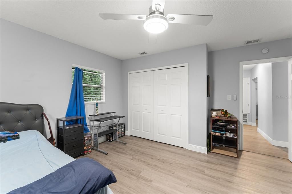 For Sale: $355,000 (4 beds, 3 baths, 1760 Square Feet)