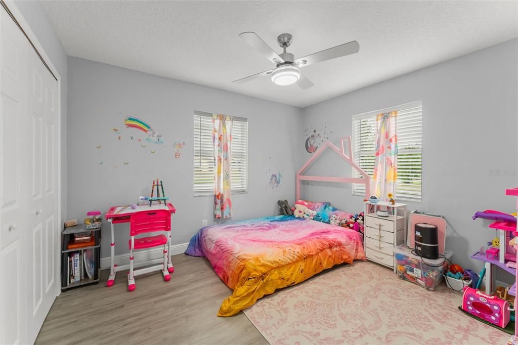 For Sale: $355,000 (4 beds, 3 baths, 1760 Square Feet)