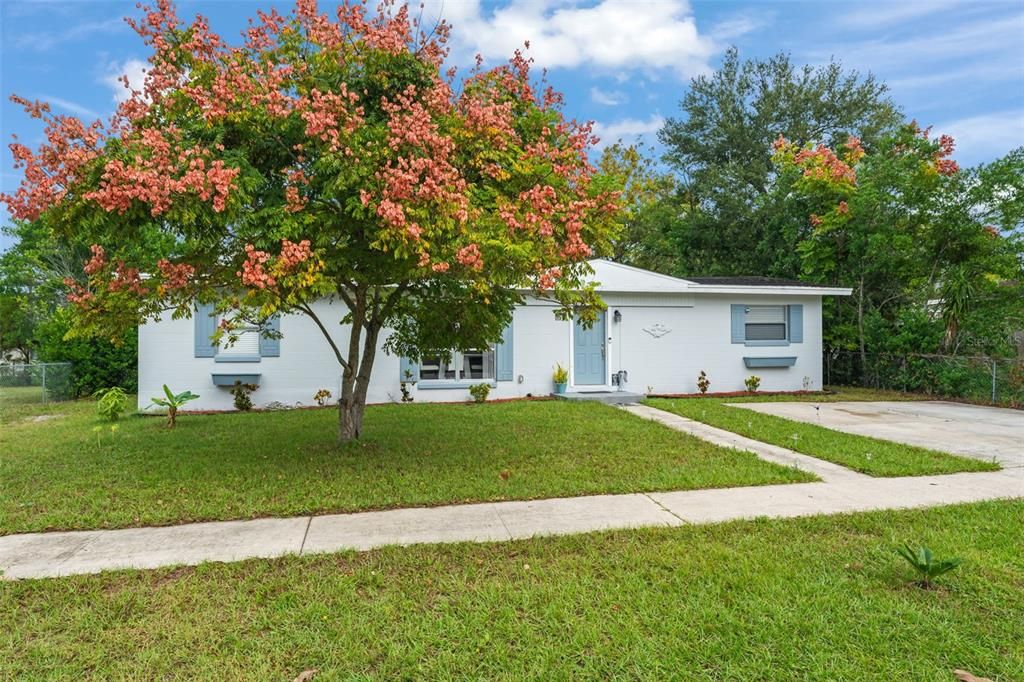 For Sale: $355,000 (4 beds, 3 baths, 1760 Square Feet)