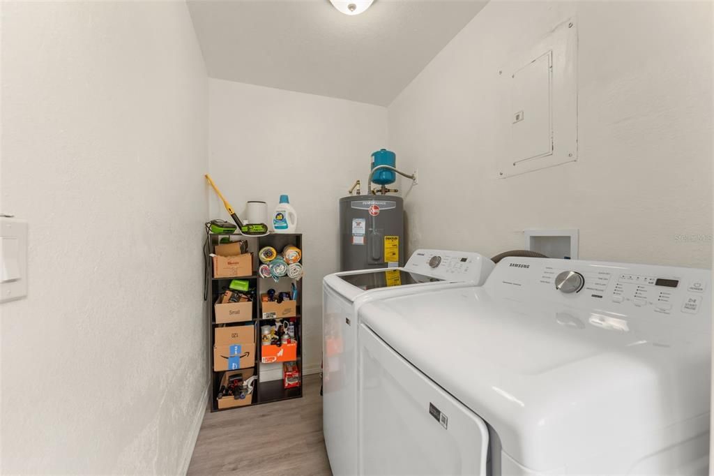 For Sale: $355,000 (4 beds, 3 baths, 1760 Square Feet)