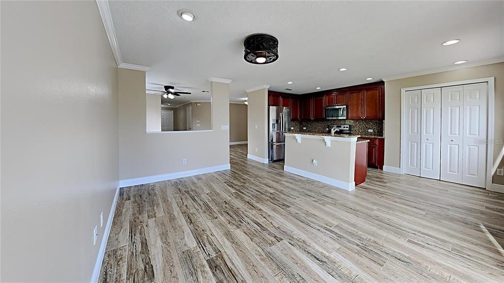 For Rent: $2,350 (3 beds, 2 baths, 1889 Square Feet)