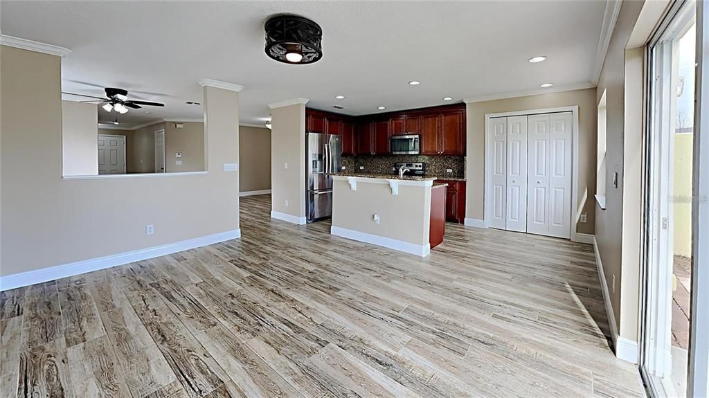 For Rent: $2,350 (3 beds, 2 baths, 1889 Square Feet)