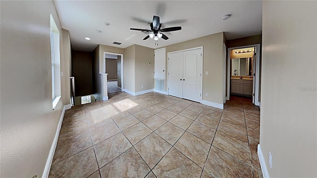 For Rent: $2,350 (3 beds, 2 baths, 1889 Square Feet)