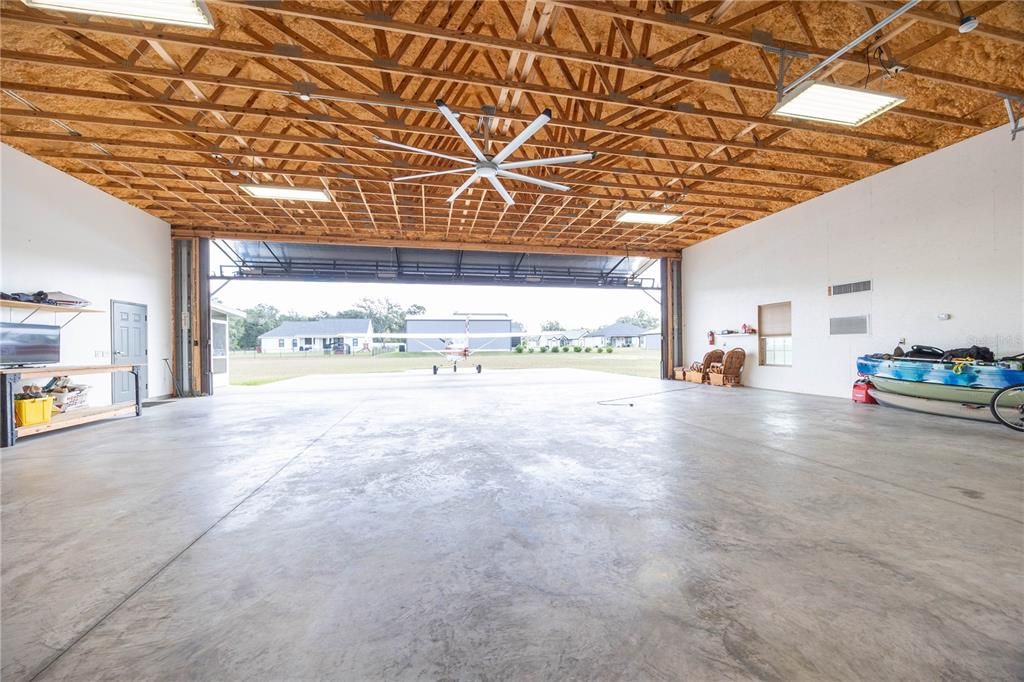 待售: $439,900 (1 贝兹, 1 浴室, 1744 平方英尺)