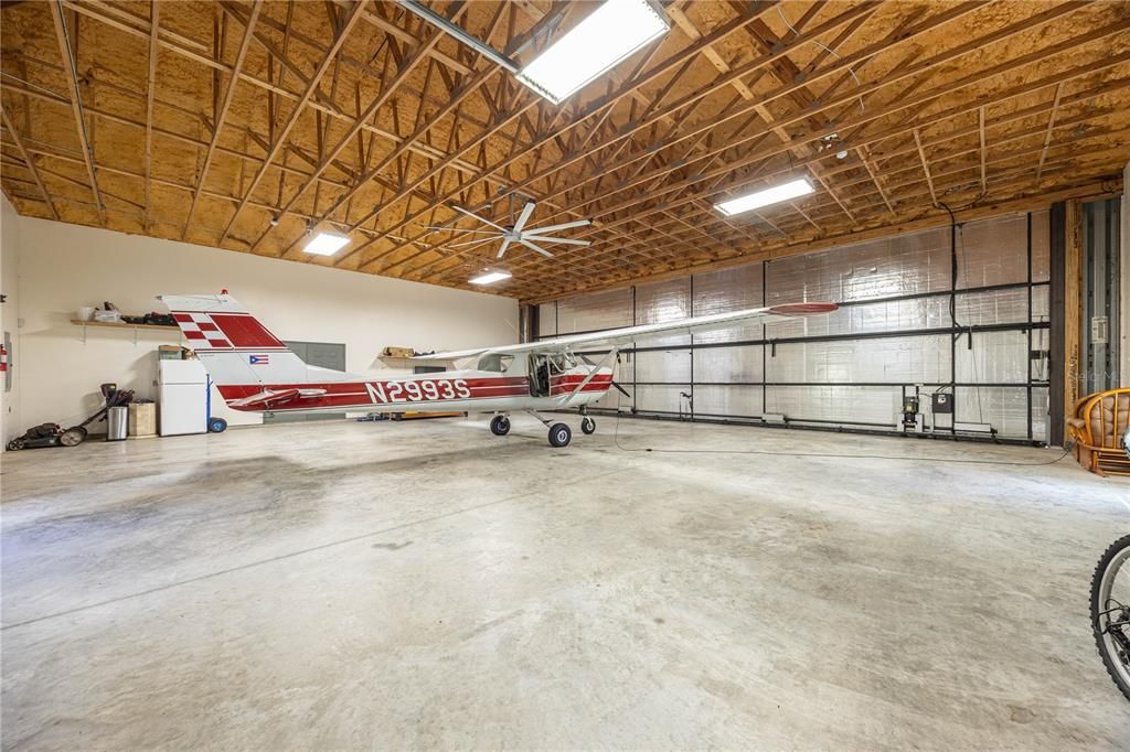 待售: $439,900 (1 贝兹, 1 浴室, 1744 平方英尺)