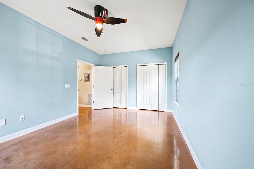 待售: $439,900 (1 贝兹, 1 浴室, 1744 平方英尺)