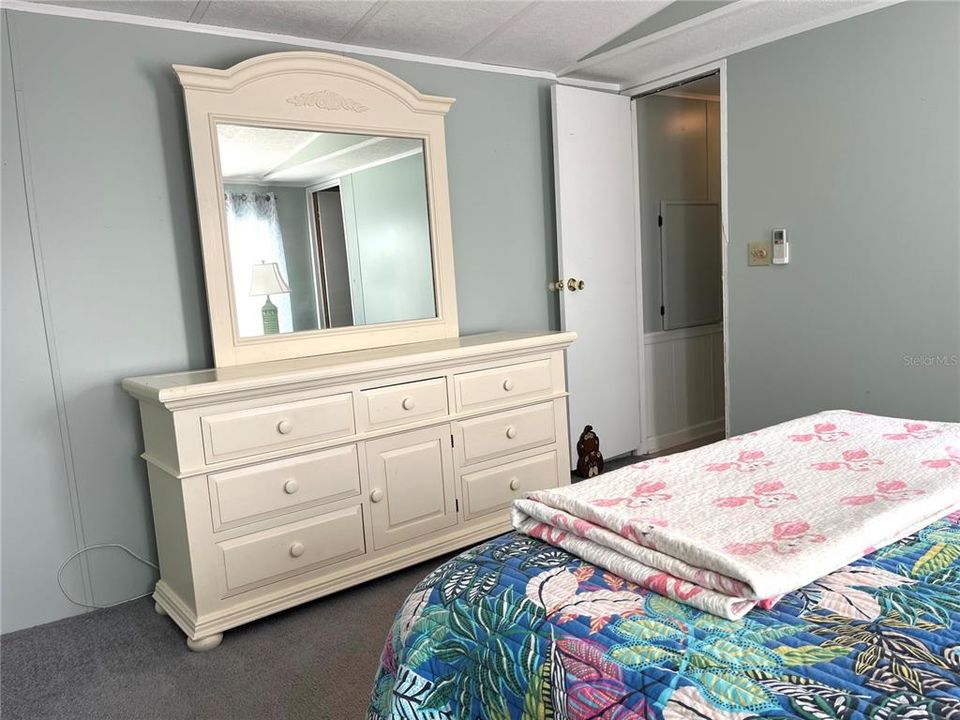 For Sale: $189,000 (2 beds, 2 baths, 1100 Square Feet)