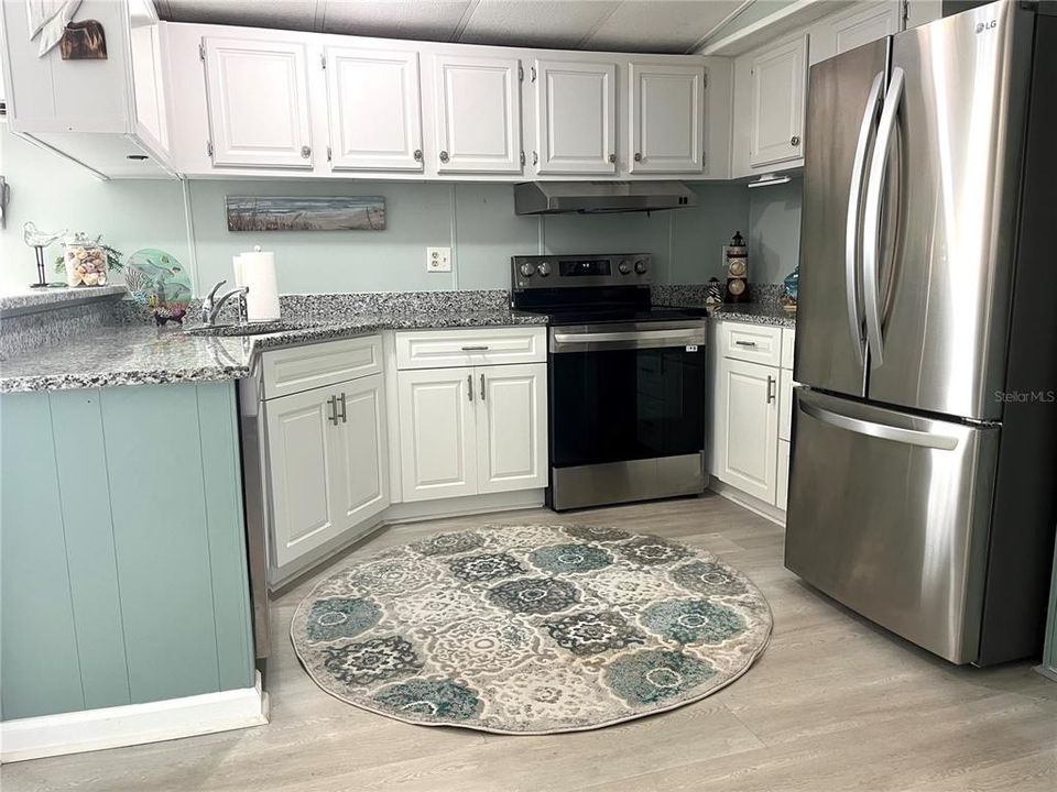 For Sale: $189,000 (2 beds, 2 baths, 1100 Square Feet)