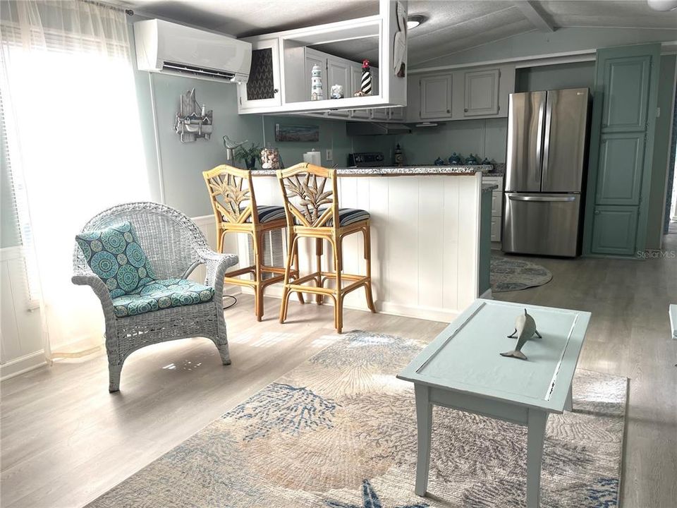 For Sale: $189,000 (2 beds, 2 baths, 1100 Square Feet)