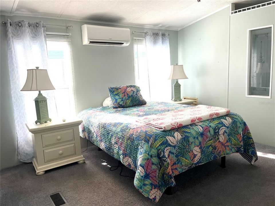 For Sale: $189,000 (2 beds, 2 baths, 1100 Square Feet)