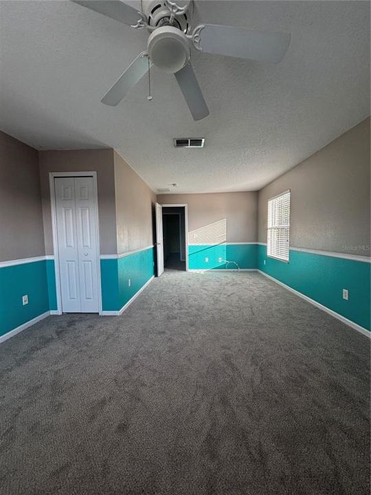 For Rent: $2,499 (5 beds, 2 baths, 1570 Square Feet)