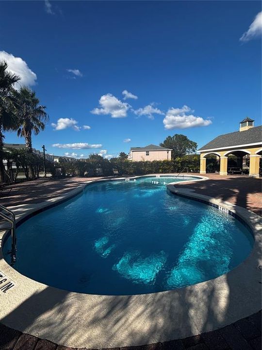 For Rent: $2,499 (5 beds, 2 baths, 1570 Square Feet)