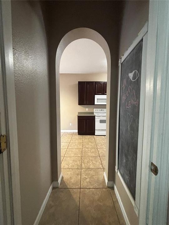 For Rent: $2,499 (5 beds, 2 baths, 1570 Square Feet)