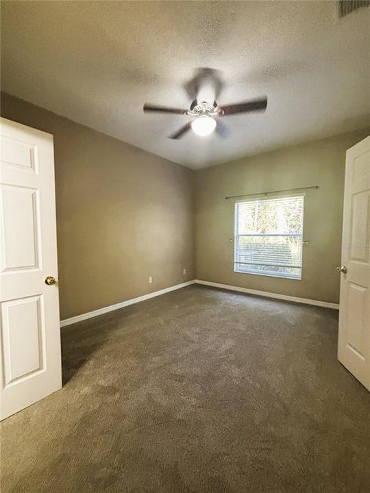 For Rent: $2,499 (5 beds, 2 baths, 1570 Square Feet)