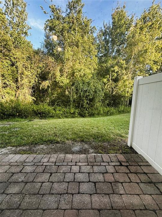 For Rent: $2,499 (5 beds, 2 baths, 1570 Square Feet)