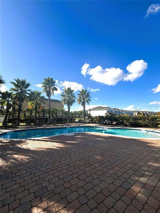 For Rent: $2,499 (5 beds, 2 baths, 1570 Square Feet)