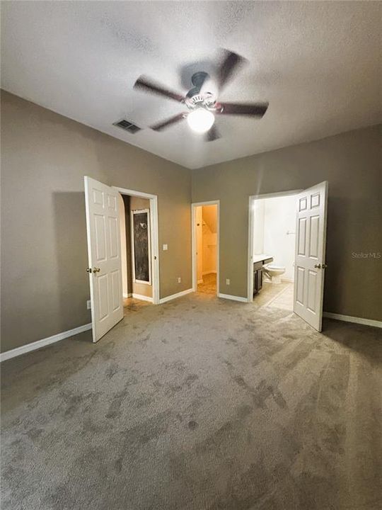 For Rent: $2,499 (5 beds, 2 baths, 1570 Square Feet)