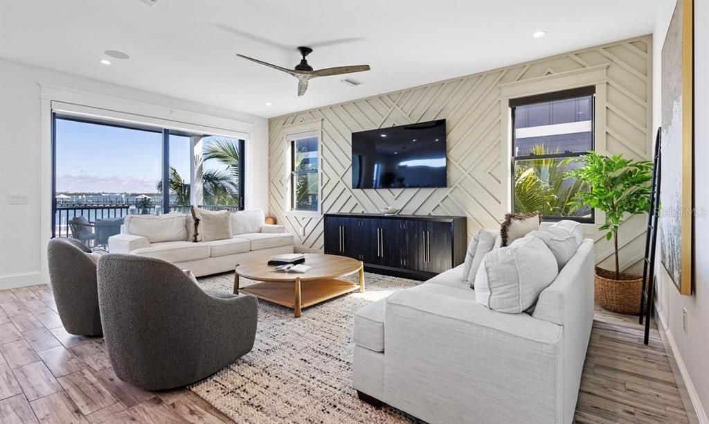 待售: $4,995,000 (8 贝兹, 8 浴室, 3500 平方英尺)