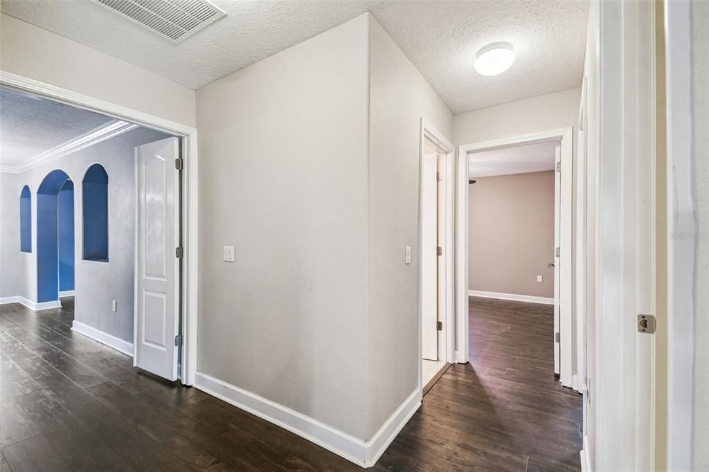 For Sale: $600,000 (6 beds, 4 baths, 3231 Square Feet)