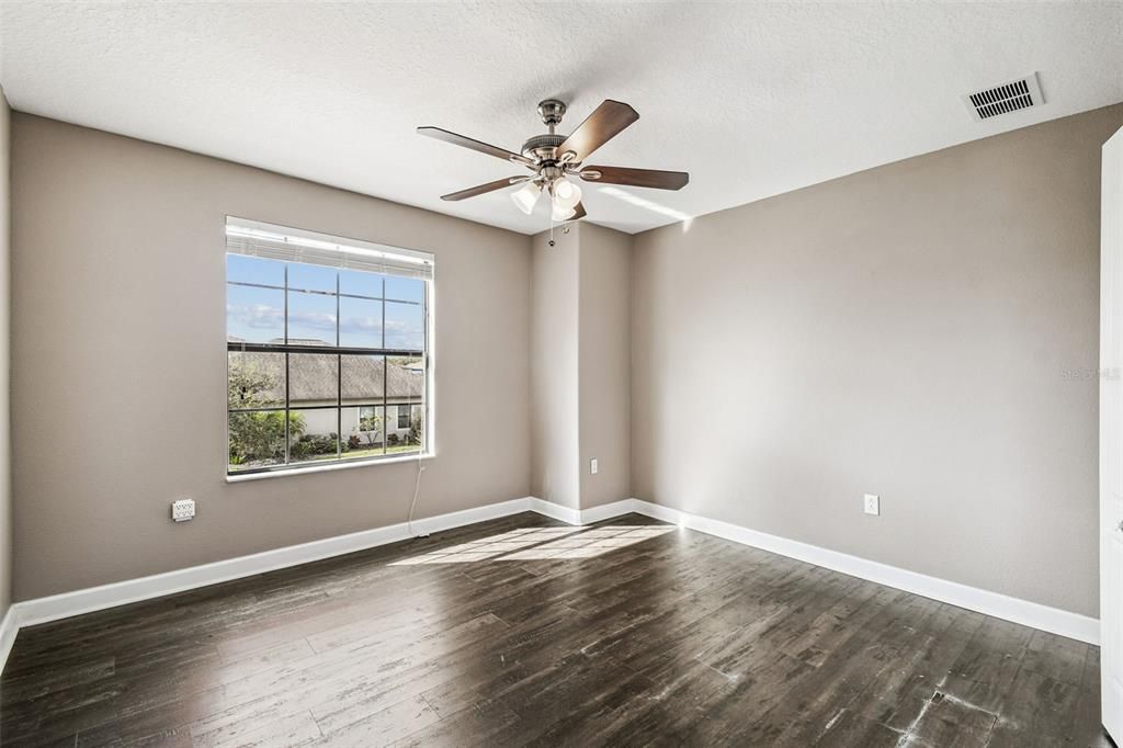 For Sale: $600,000 (6 beds, 4 baths, 3231 Square Feet)