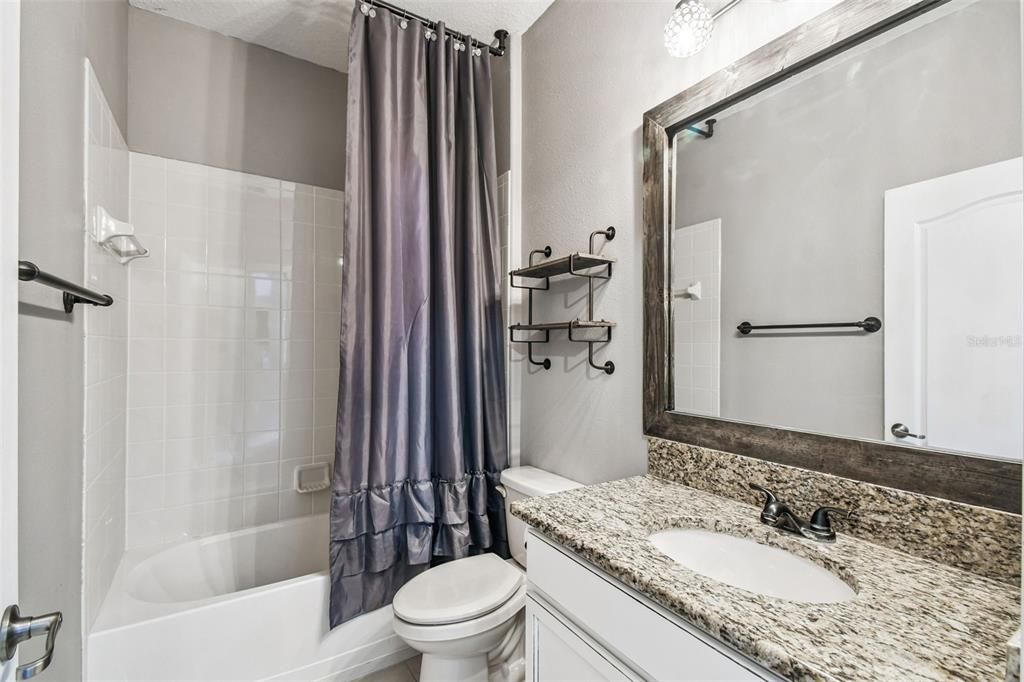 For Sale: $600,000 (6 beds, 4 baths, 3231 Square Feet)